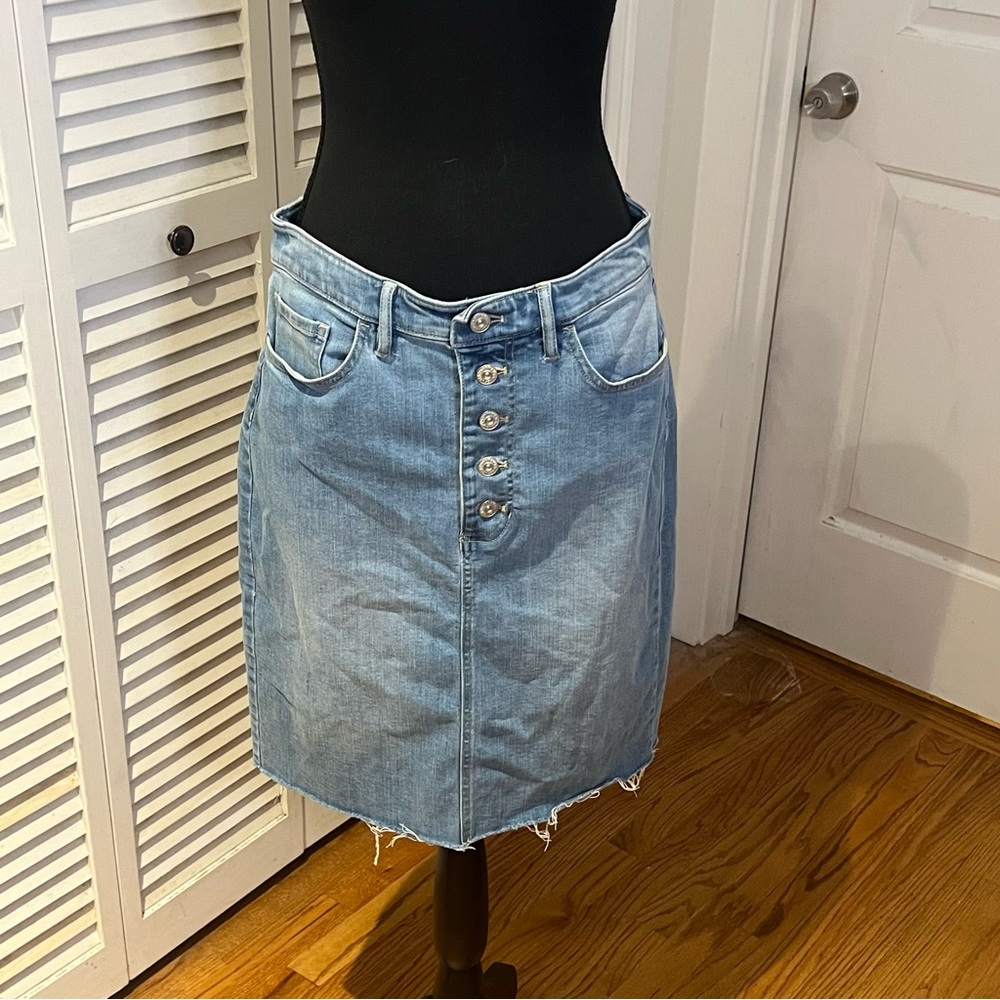 Banana Republic Denim Skirt Jean Skirt button fly- Size 10